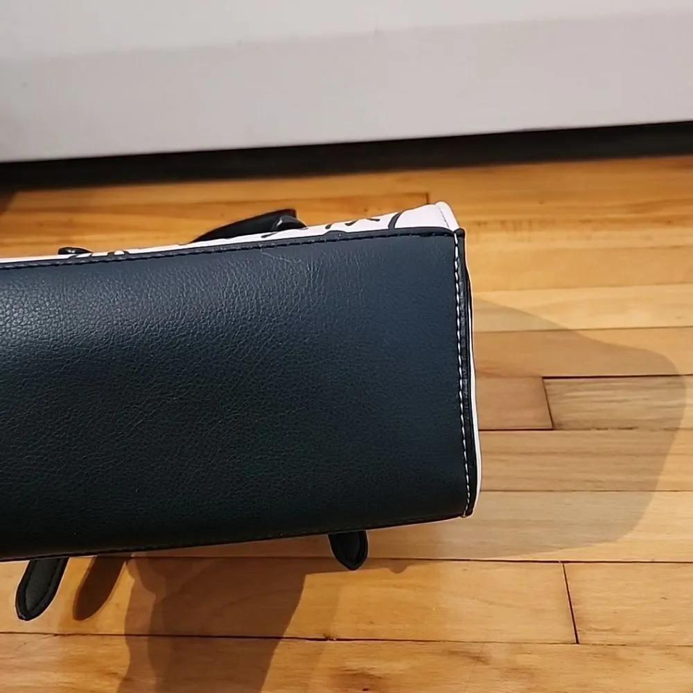 Betsey Johnson Pink handbag easter spring purse Flower Floral White Black LUV - Picture 6 of 9